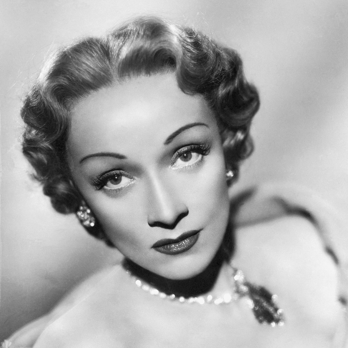 Artists from Berlin – Facts About Marlene Dietrich, Hollywood’s Femme Fatale – Part 1