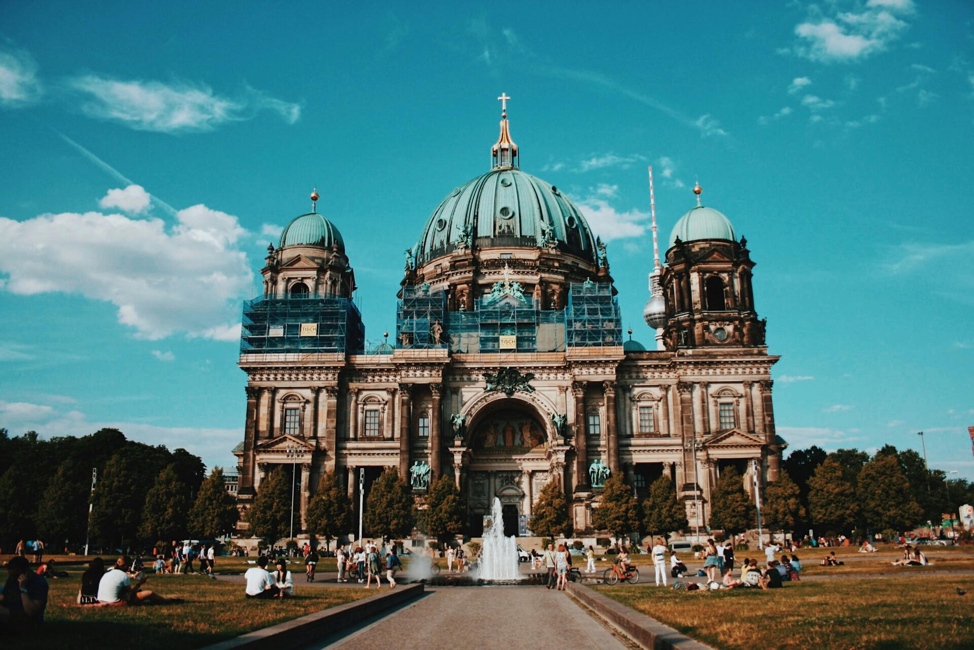 Berlin’s Architectural Art: The Fusion of History, Innovation, and Urban Expression